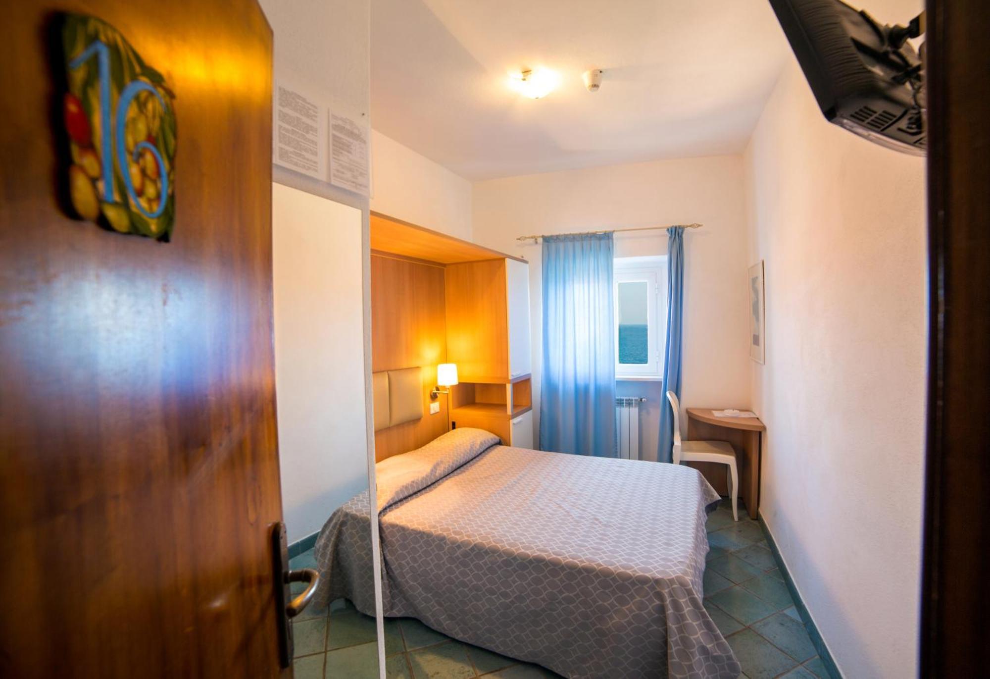 Hotel Saraceno Джилио Порто Екстериор снимка